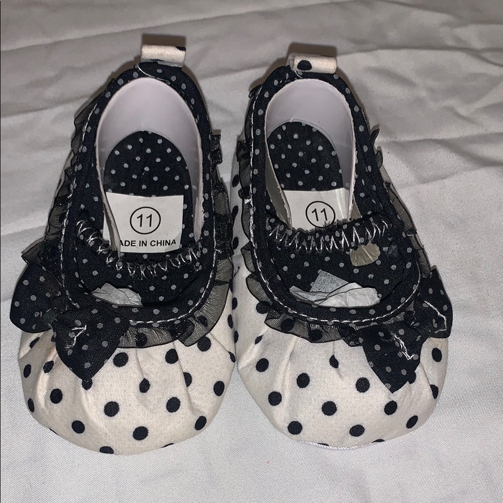 Polka Dot Baby Shoes - Black and White
